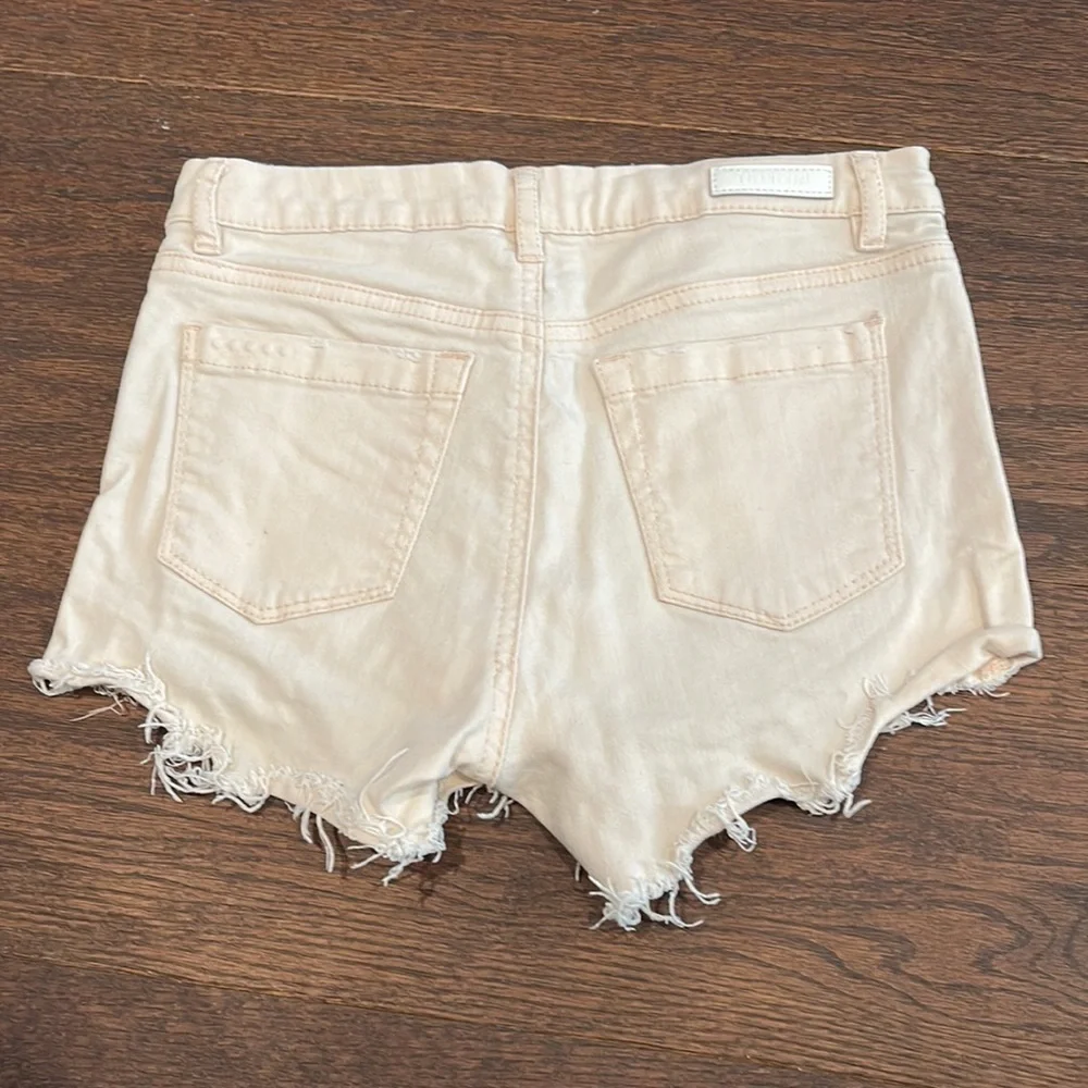 Blank NYC Size 14 cream/pink jeans shorts